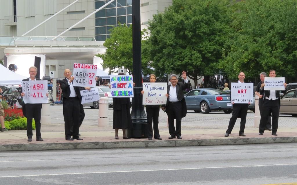 ASO_picket MG_1956_small (credit Mark Gresham)