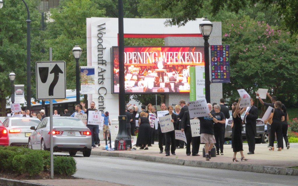 ASO_picket MG_1979_small (credit Mark Gresham)
