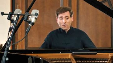 pianist Boris Giltburg