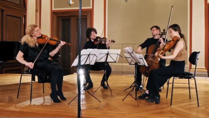 Veronika Jarůšková-first violin, Marek Zweibel-second violin, Peter Jarůšek-violoncello and Luosha Fang-viola. (video frame detail: Spivey Hall/OCL)