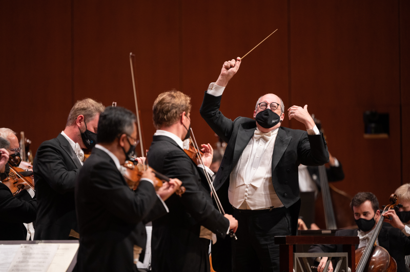 A great tradition: an exuberant rendition of "The Star Spangled Banner" kicked off the season. (credit: Rand Lines)