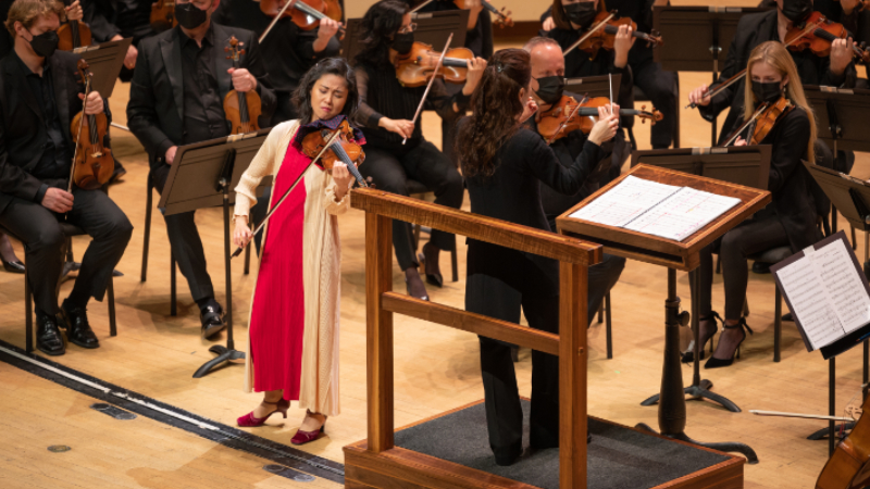 Violinist Sayaka Shoji performs Prokofiev's "Violin Concerto No. 1" with conductor Han-Na Chang and the Atlanta Symphony Orchestra. (credit: Rand Lines)