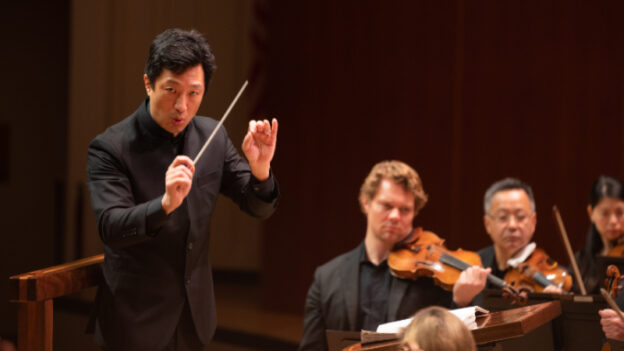 Jerry Hou leads the Atlanta Symphony Orchestra in Bartók's "Concerto for Orchestra." (credit: Rand Lines)