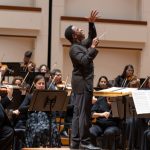 Kwamé Ryan leads the Charlotte Symphony Orchestra in its Gala concert on September 18, 2025. (credit: Catchlight Photography)