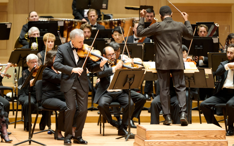 Gil Shaham solos in Tchaikovsky’s ‘Violin Concerto’ with Kwamé Ryan and the Charlotte Symphony Orchestra at the Belk Theater (credit: Genesis Photography)