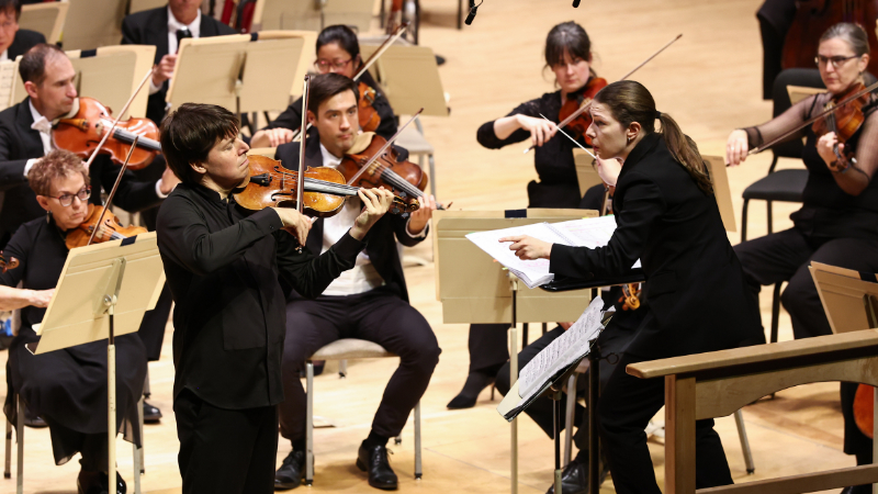 Boston Symphony balances novelty and tradition in a program led by Anna Handler with Joshua Bell