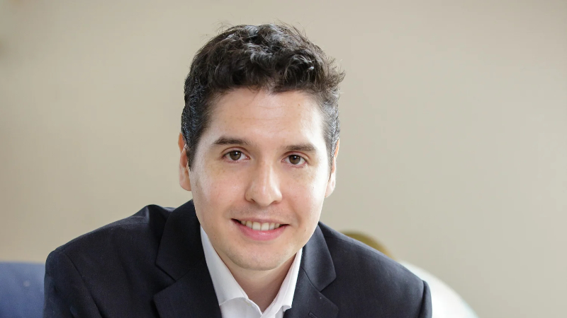 Gonzalo Farias brings clarity and color to a wide-ranging Houston Symphony program