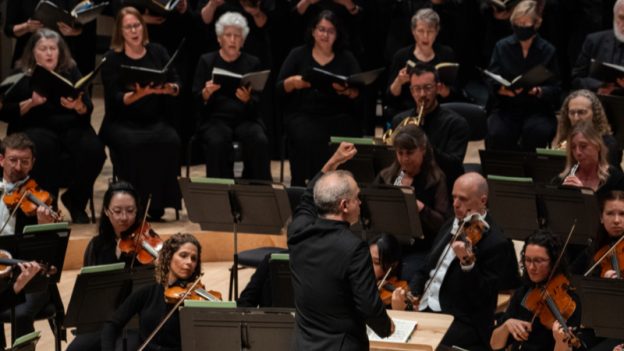 Carlos Miguel Prieto leads the NC Symphony, NC Master Chorale, and soloists in Mozart's "Great Mass in C-Minor," K.427/417a. (Courtesy of MCS)