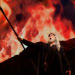 In The Atlanta Opera’s 2024 production of ‘Die Walküre,’ Greer Grimsley as Wotan stands before the ring of fire that imprisons Brünnhilde — a defining image of divine power and punishment within Wagner’s Ring cycle that also foreshadows the elemental conflagration and collapse that bring the saga to its conclusion in ‘Twilight of the Gods.’ (credit: Raftermen)