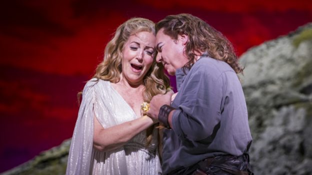 Lise Lindstrom as Brünnhilde and Stefan Vinke as Siegfried embrace. (credit: Raftermen)